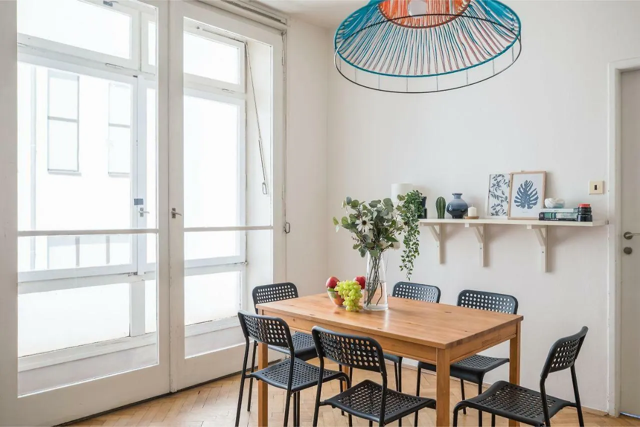 פראג Apartments Stepanska 36